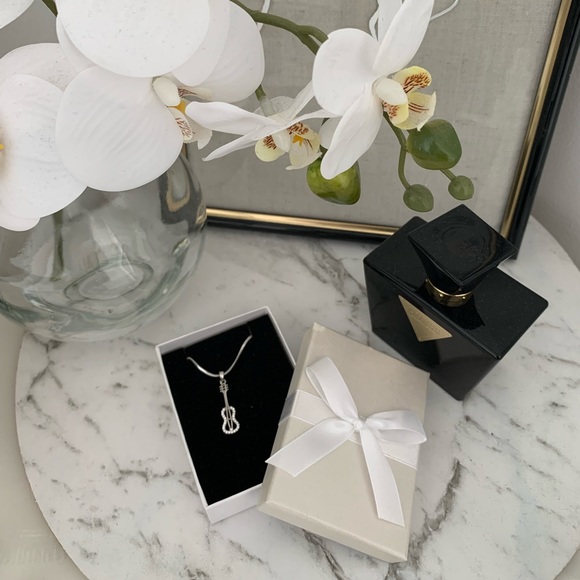 Silver necklace with Guitar pendant - Picture 4 of 4